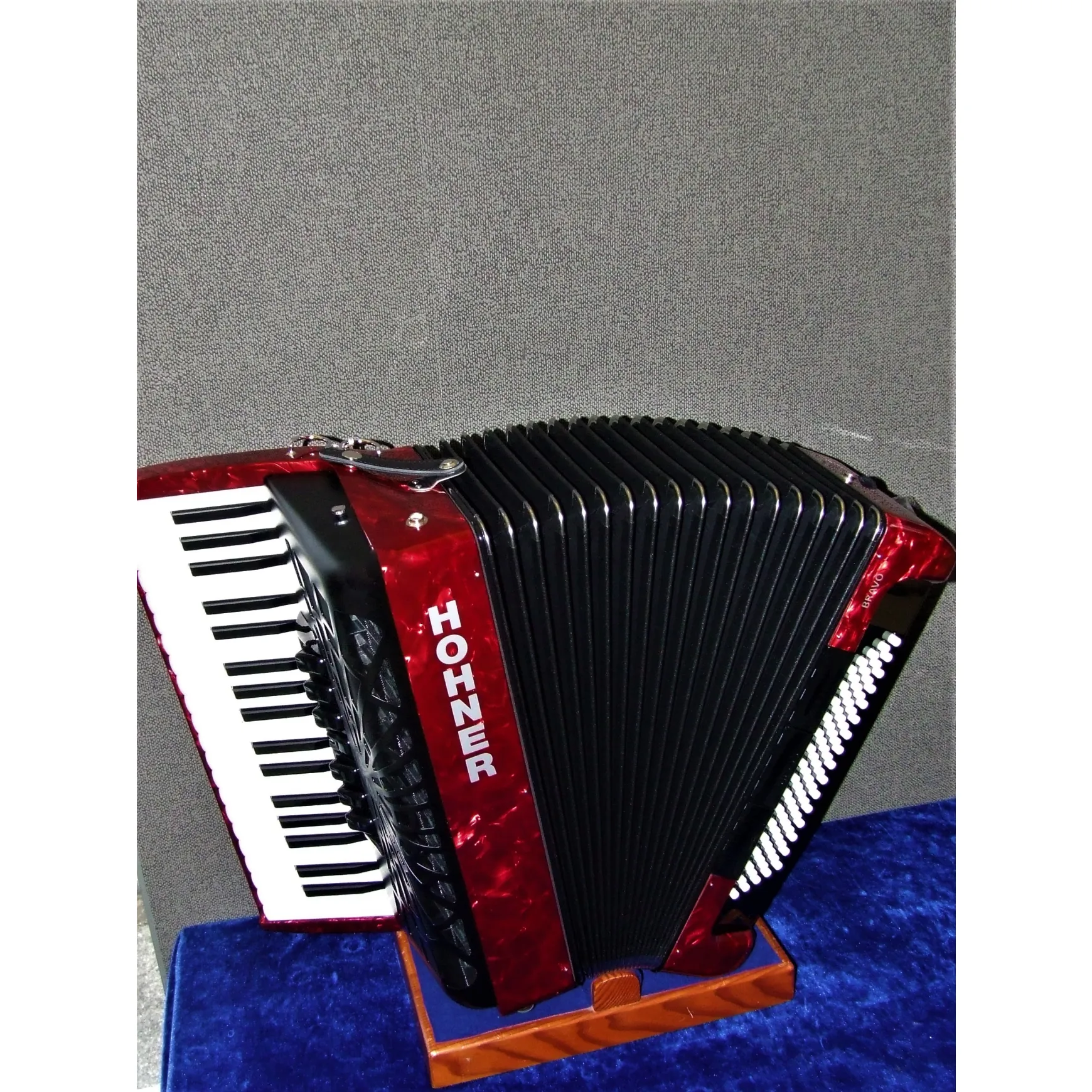 Hohner Akkordeon Bravo III 80 Silent Key rot