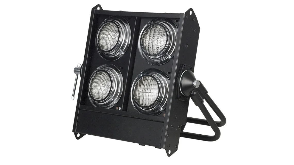 Showtec Stage Blinder 4 DMX Black