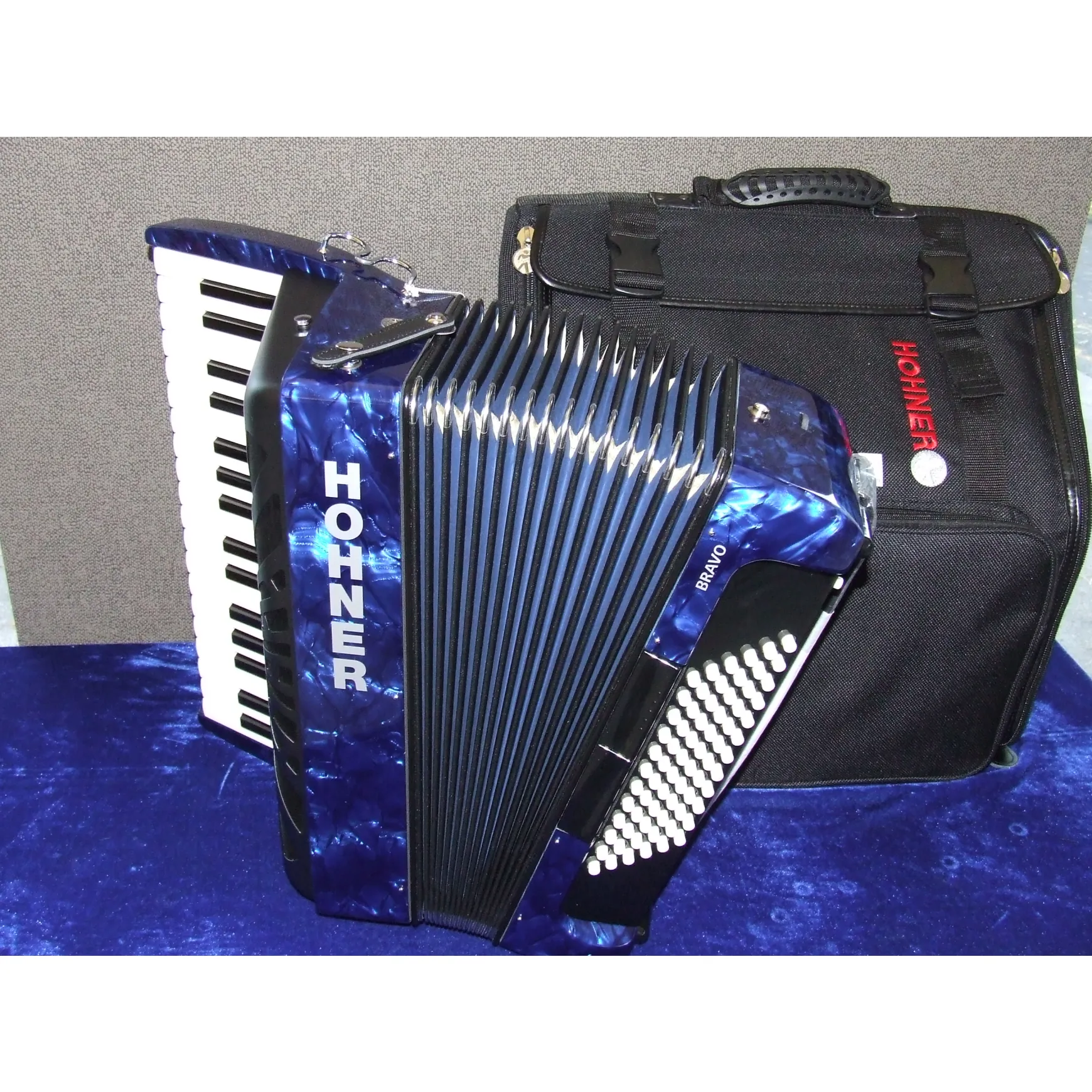 Hohner Akkordeon Bravo III 72 Silent Key blau