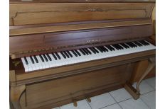 SEILER Piano 116 Nußbaum Chippendale